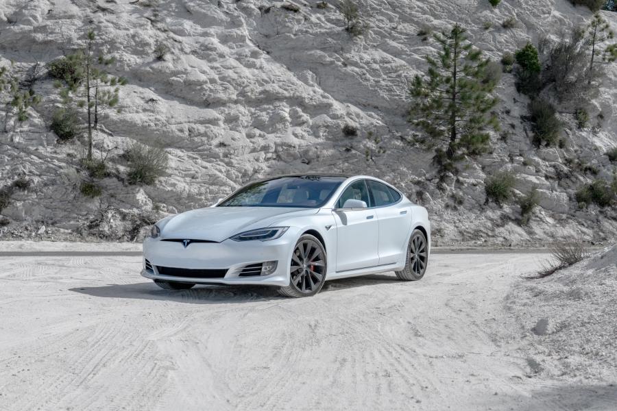  Tesla Model S Performance 2019 года  (NA) (фото 1 из 10)